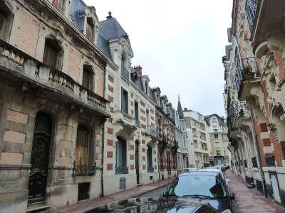 Vichy les villas rue hubert colombier routes touristiques de l allier guide touristique de l auvergne