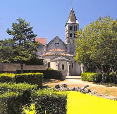 Vignory petite cite de caractere routes touristiques dans la haute marne guide du tourisme grand est