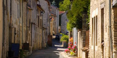 Vignory petite cite de caractere ruelle routes touristiques dans la haute marne guide du tourisme grand est