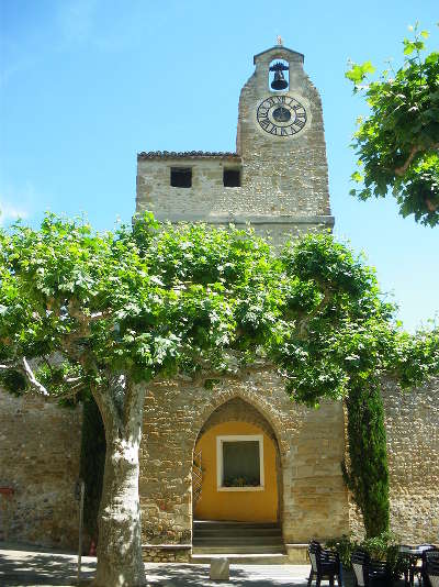 Villedieu le beffroi route des vins d orange a vaison la romaine