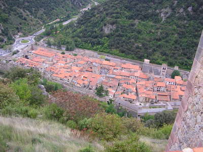 Villefranche de conflent route en terre catalane guide du tourisme des pyrenees orientales