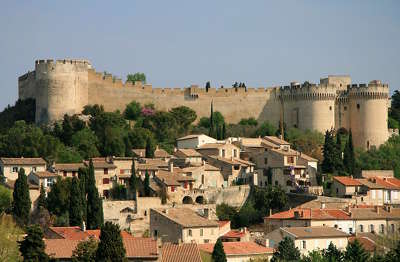 Villeneuve les avignon route des vins de roquemaure a remoulins guide touristique du gard