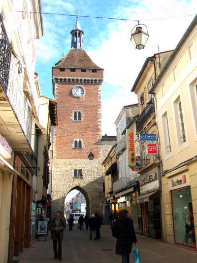 Villeneuve sur lot porte de paris routes touristiques du lot et garonne guide du tourisme d aquitaine