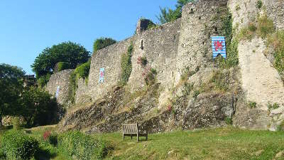 Vouvant plus beau village remparts ouest de la cite routes touristiques de vendee guide du tourisme du pays de la loire